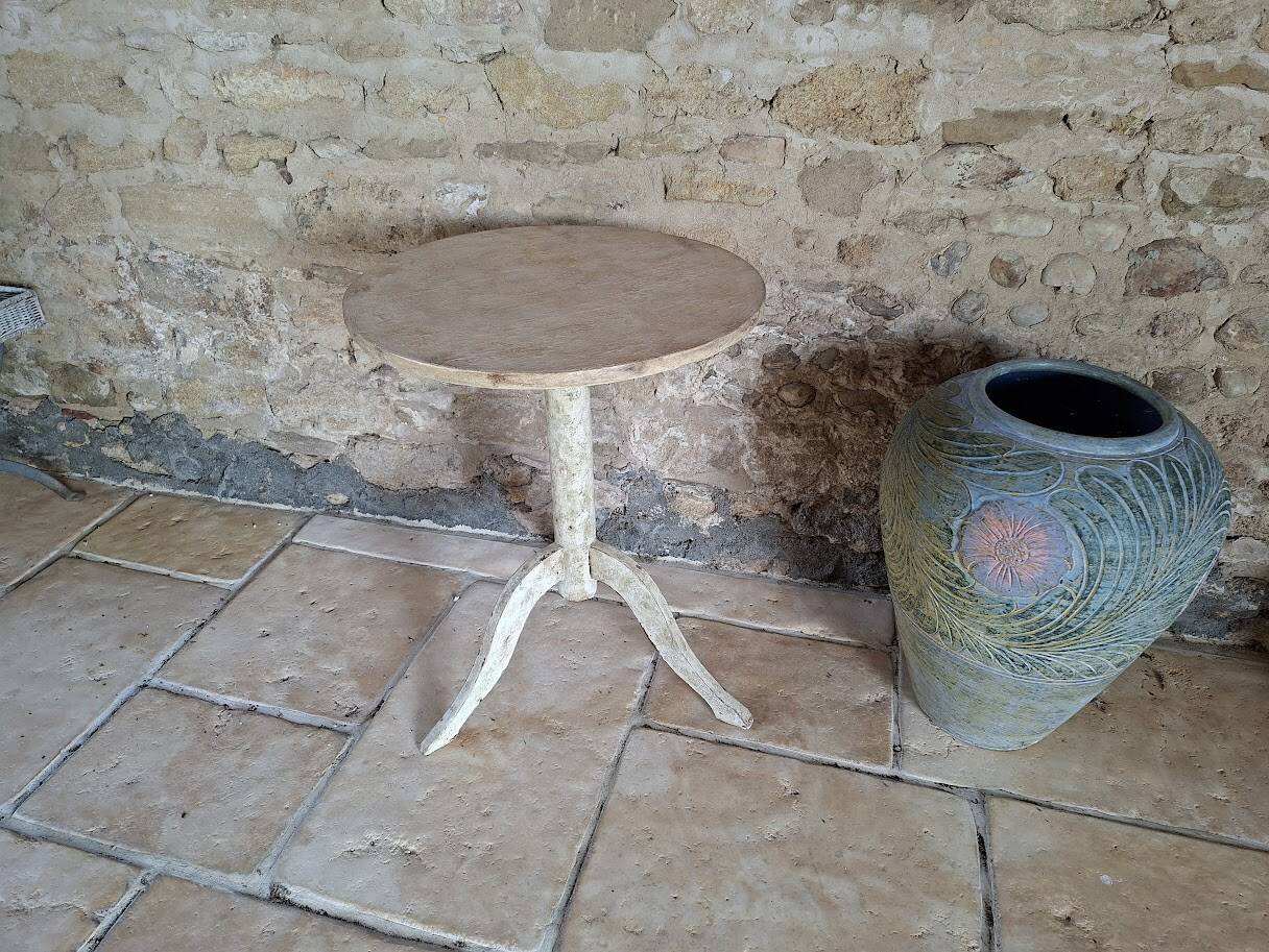 Side table, patinated pedestal table with natural pigments