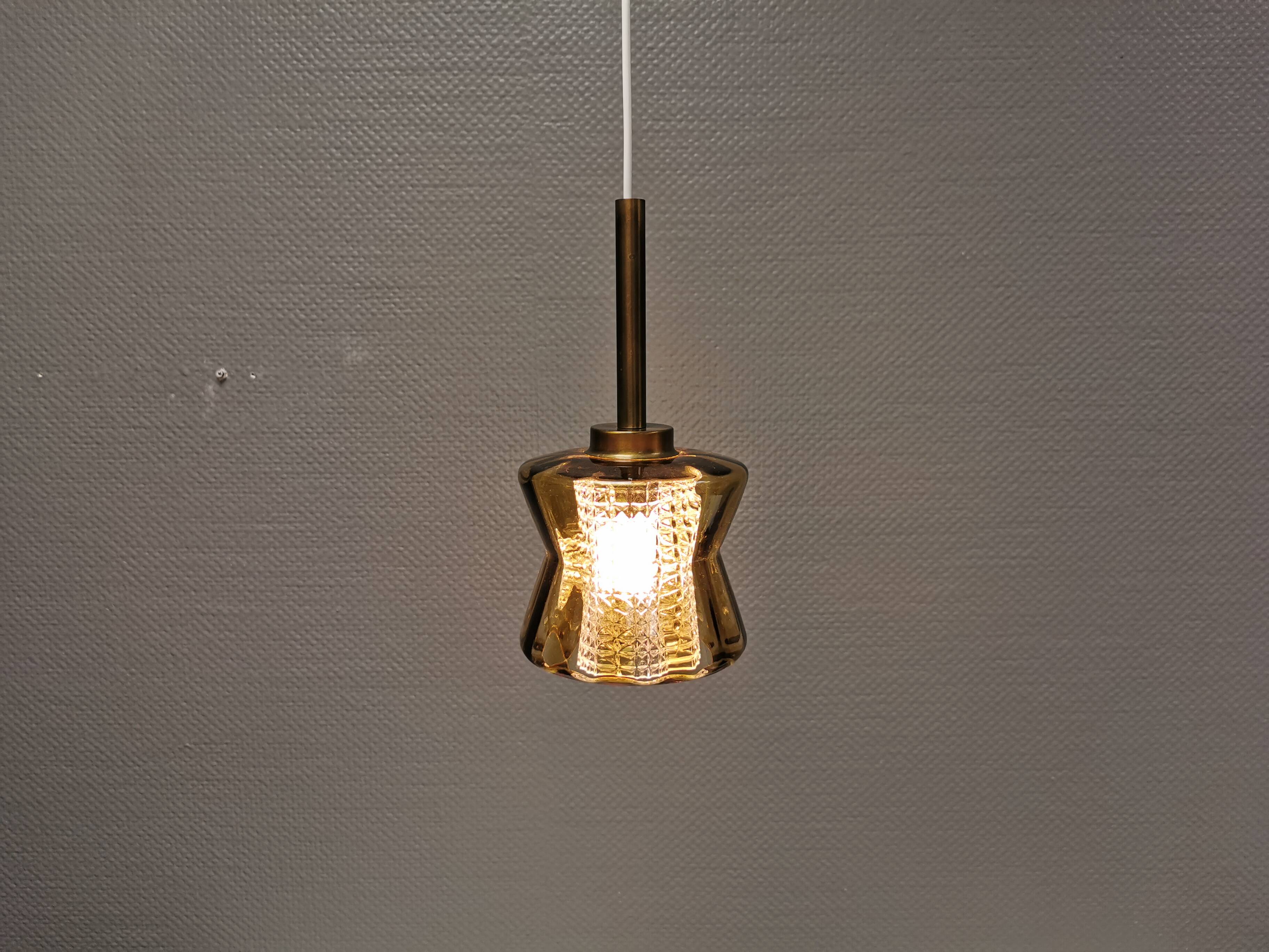 Lampe suspendue suédoise par Carl Fagerlund pour la verrerie Orrefors, années 1970.