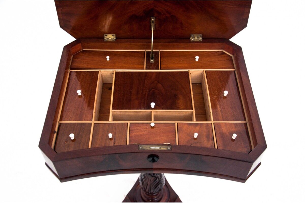 Table Biedermeier, Europe occidentale, vers 1870