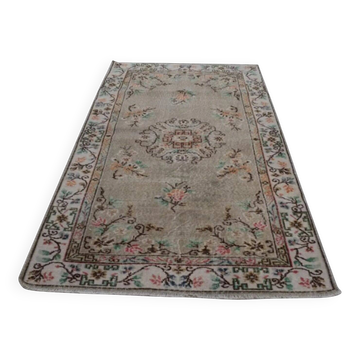 Tapis Oushak turc vintage 114x208 cm
