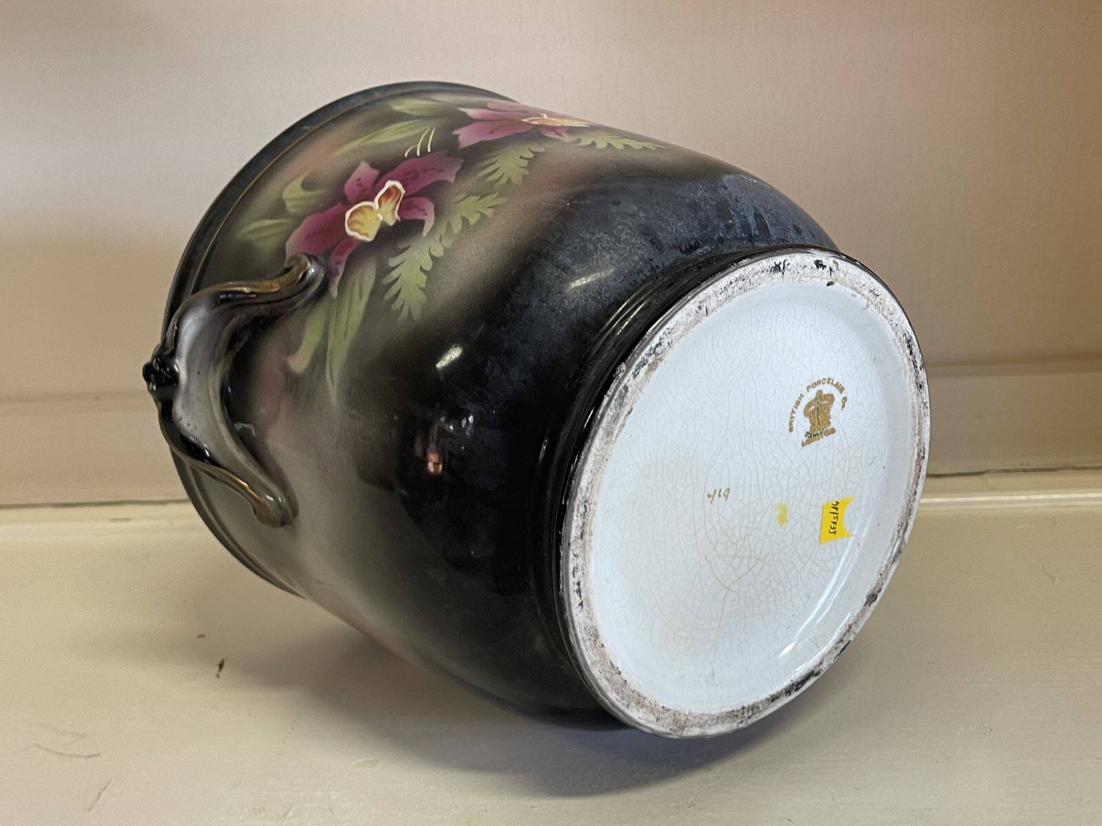 19th century English porcelain cachepot