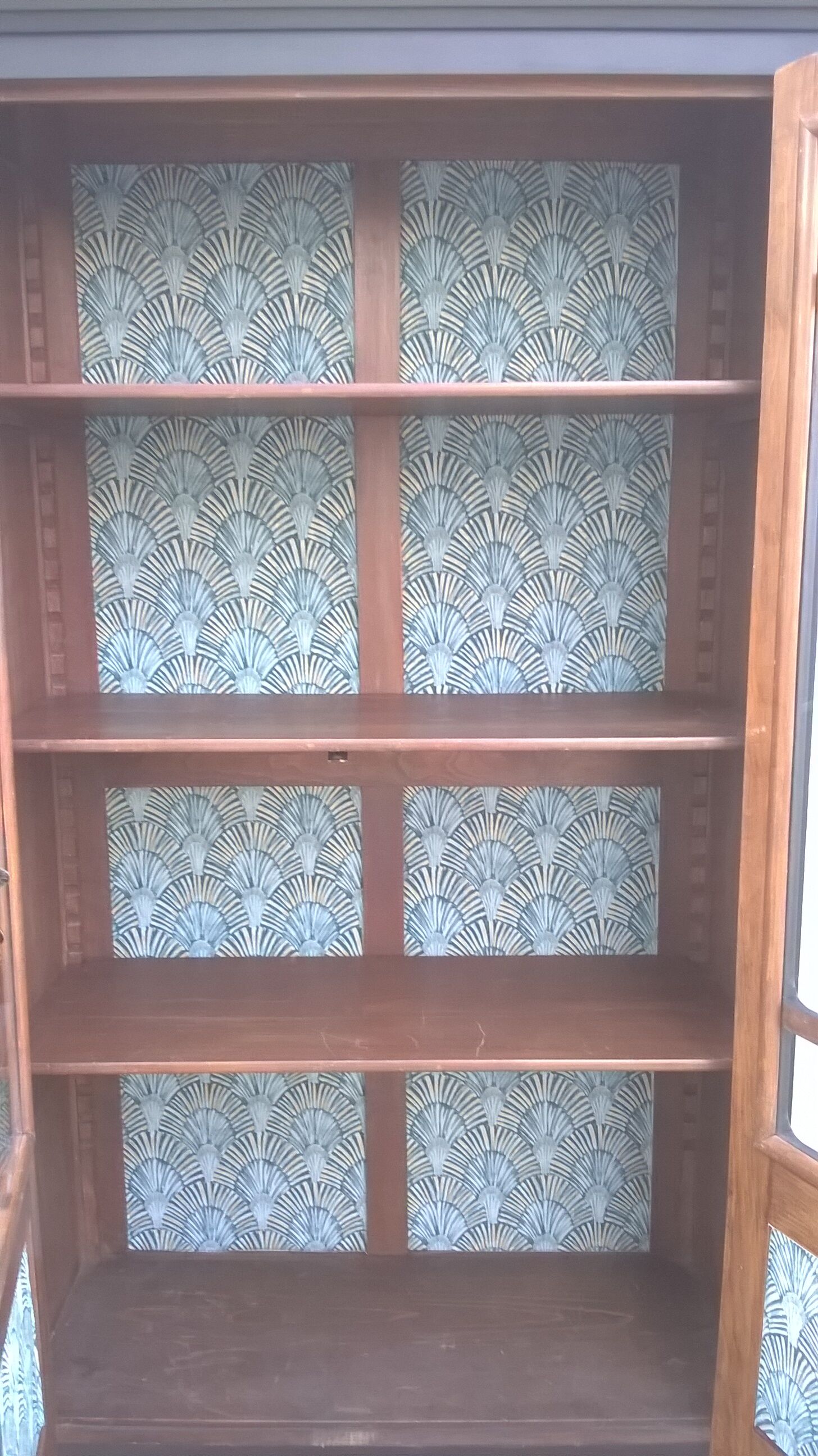 Parisian showcase cabinet 1930