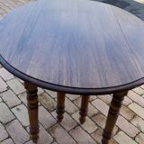 Extendable oak table