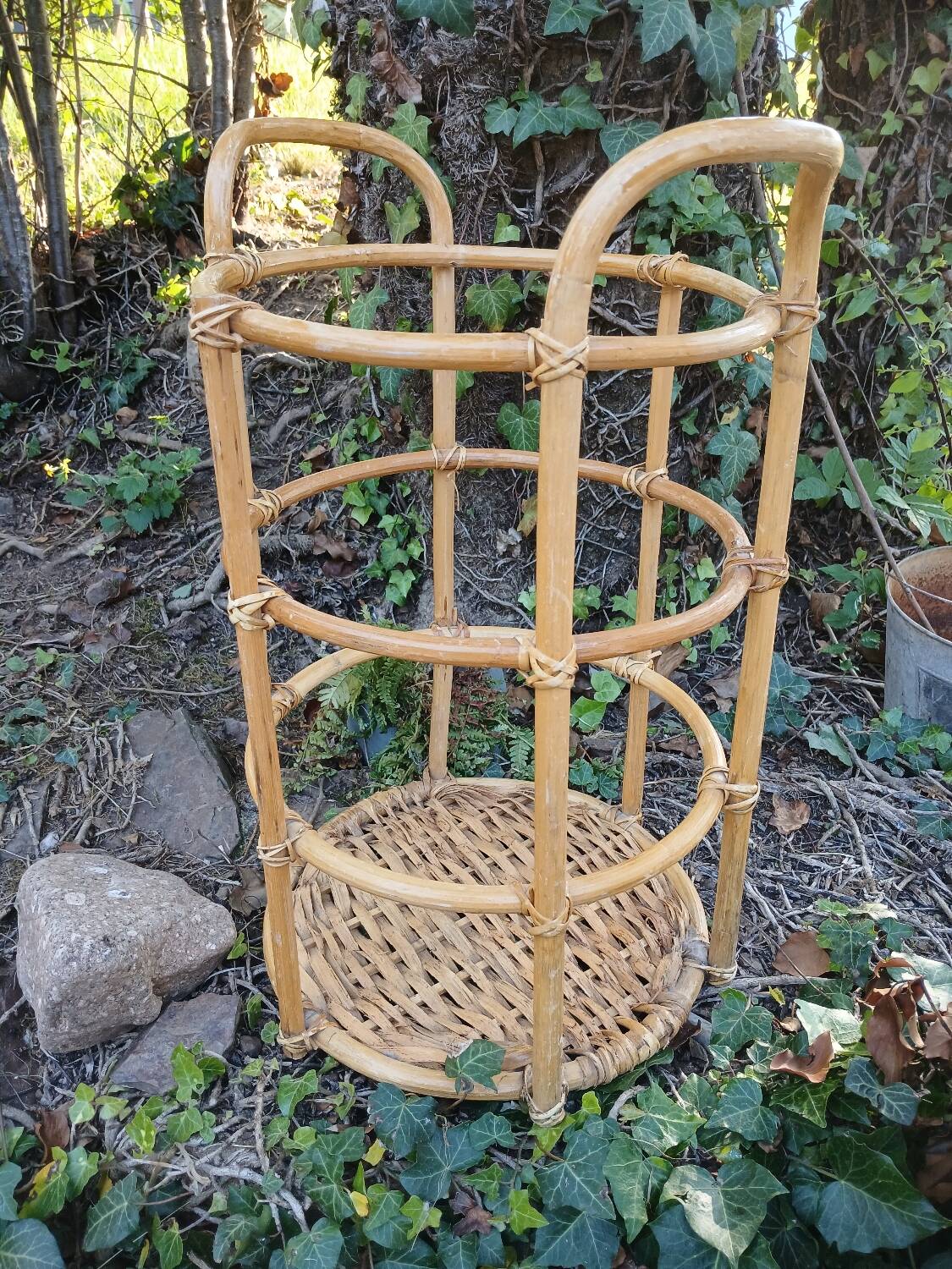 Wicker laundry basket