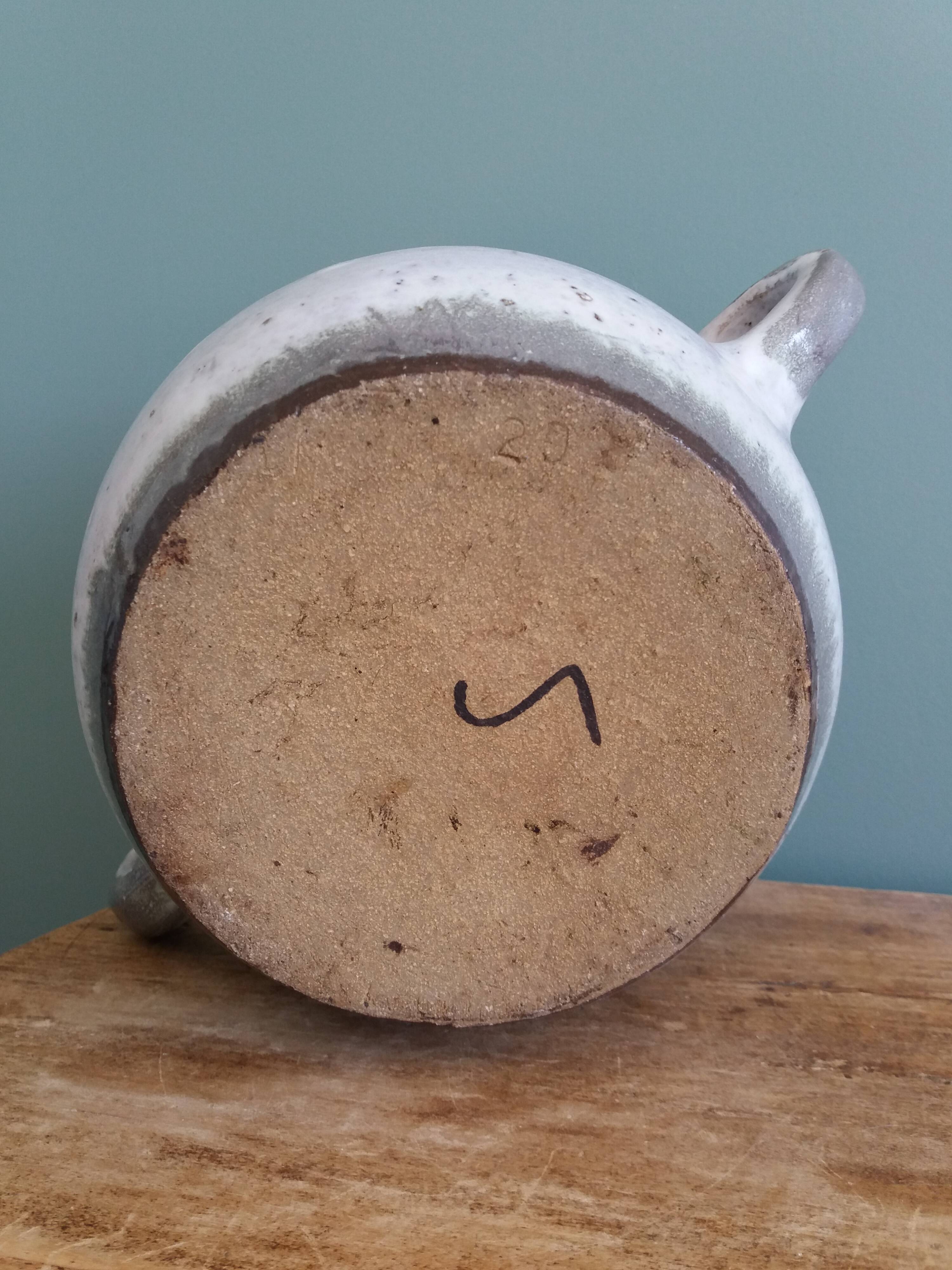 Cache pot The pottery of the Black Valley