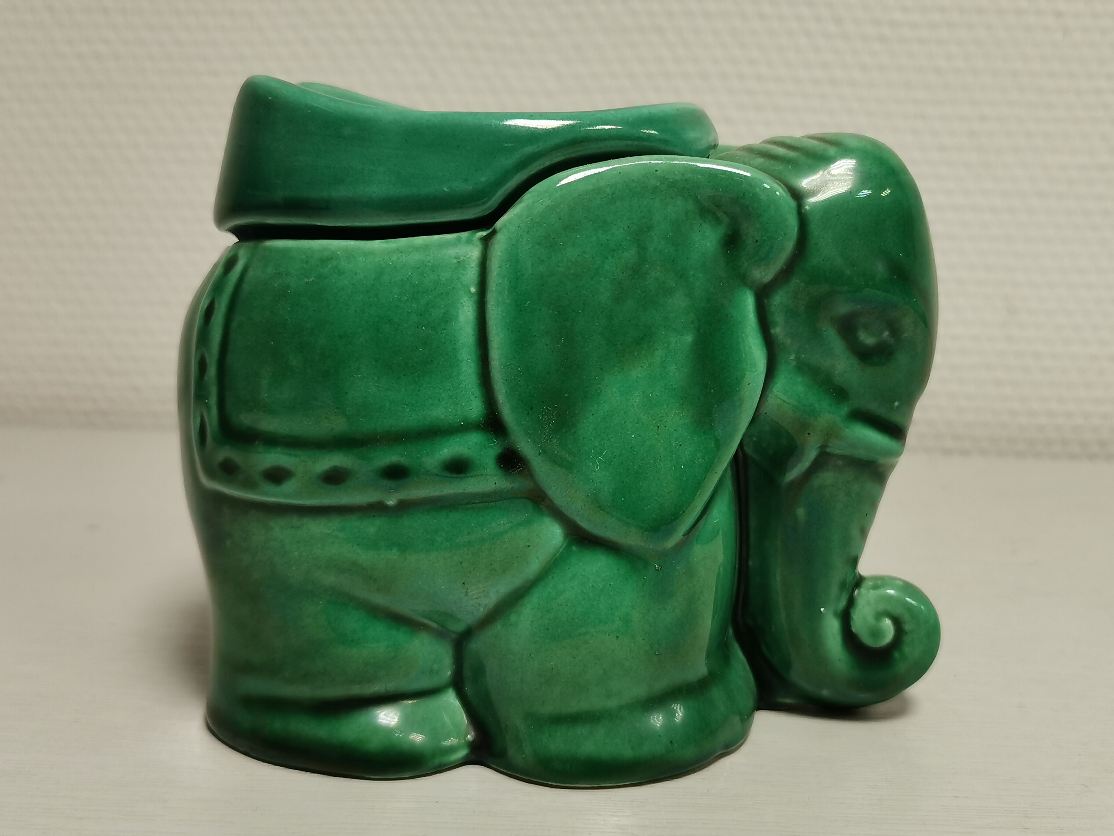 Cendrier zoomorphe en céramique vintage