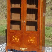 Bibliothèque Louis XV en marqueterie de bois de rose