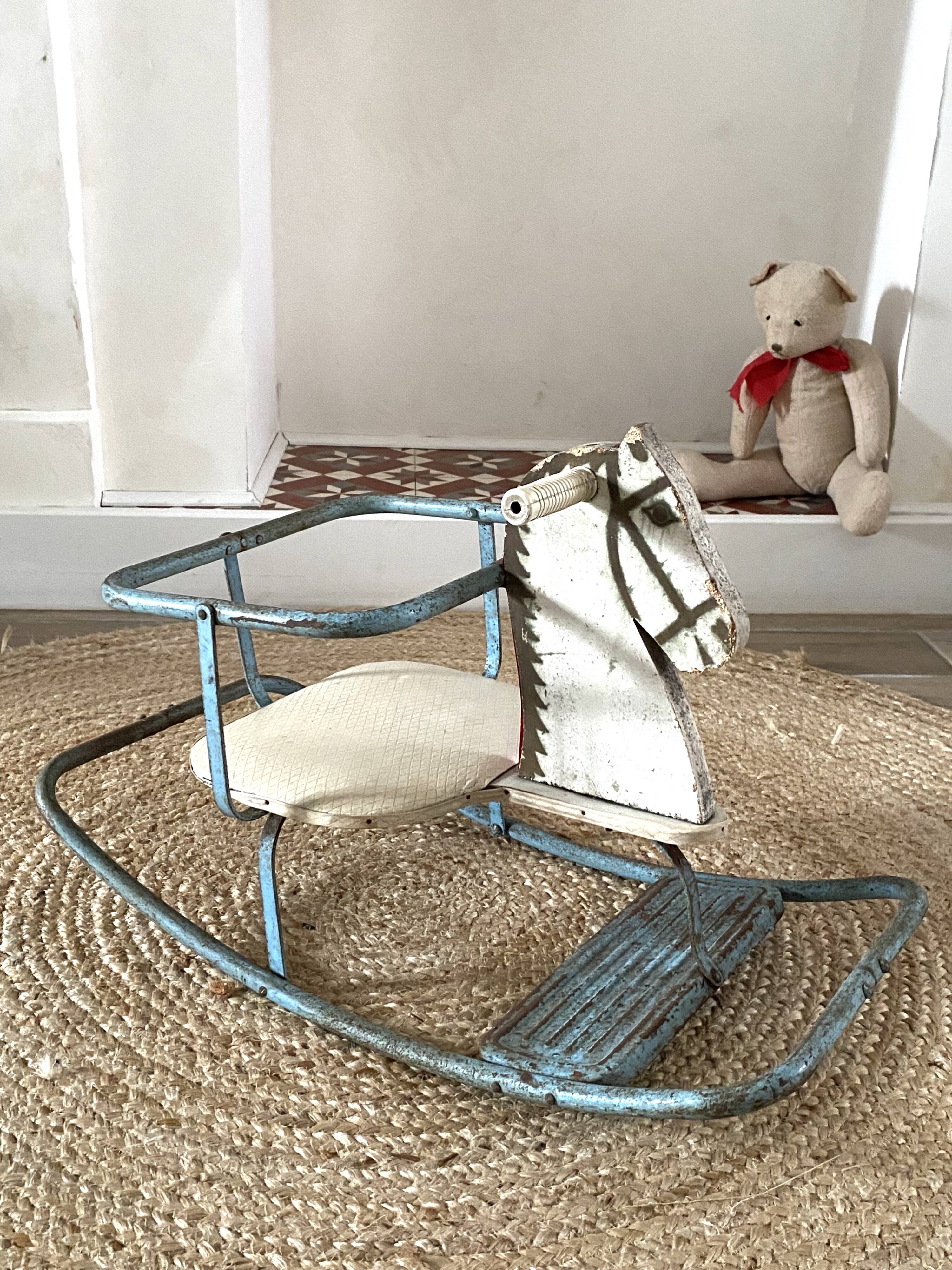 Cheval à bascule vintage