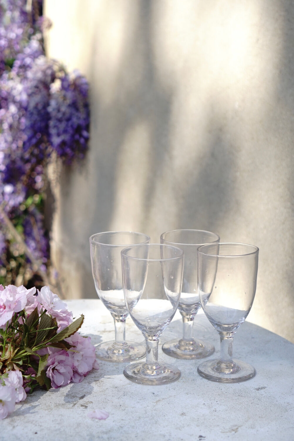 Old glasses in blown glass 19th