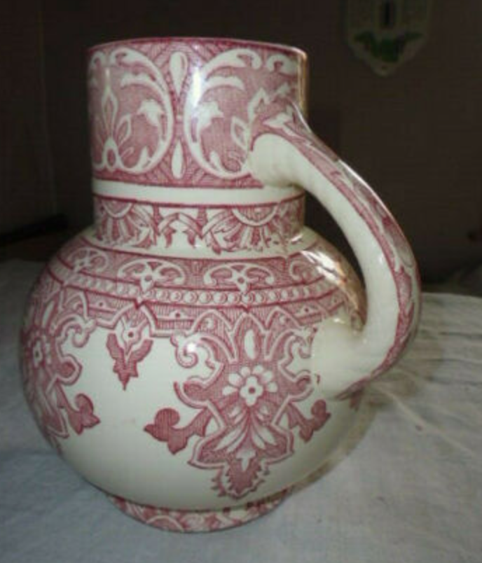 Broc or pitcher Longchamp Moorish décor pink