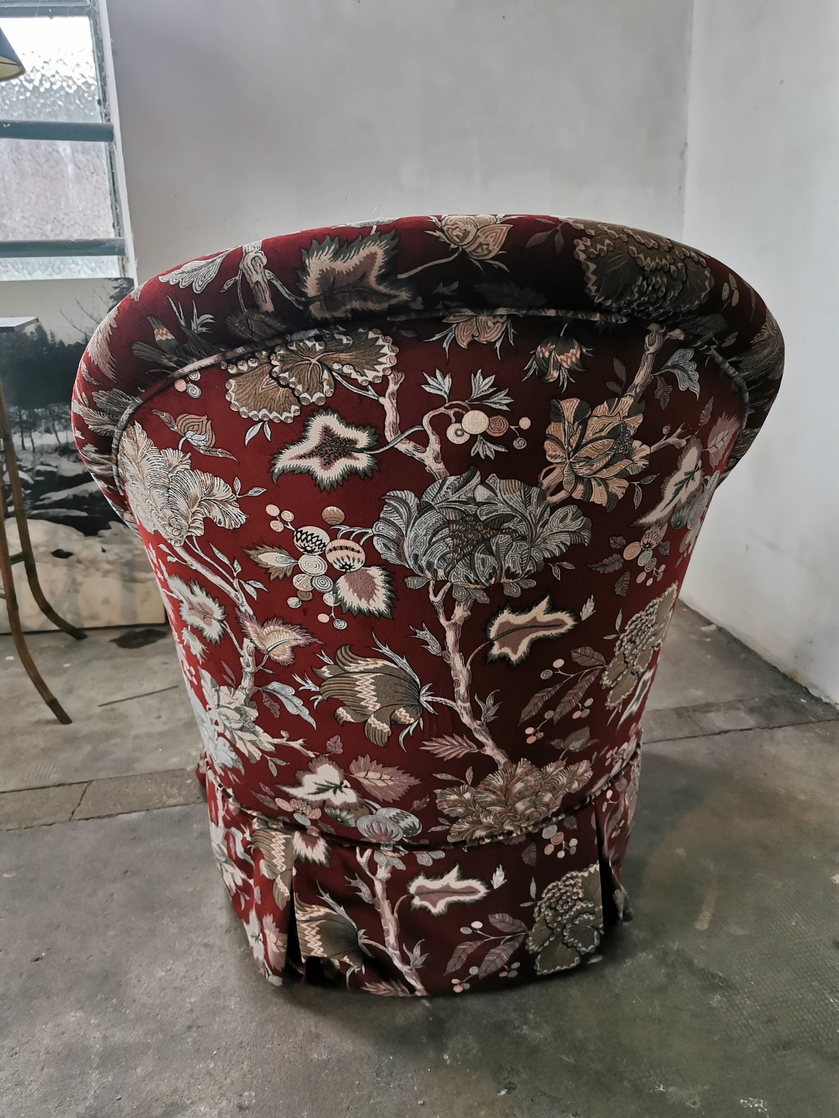Velvet toad armchair