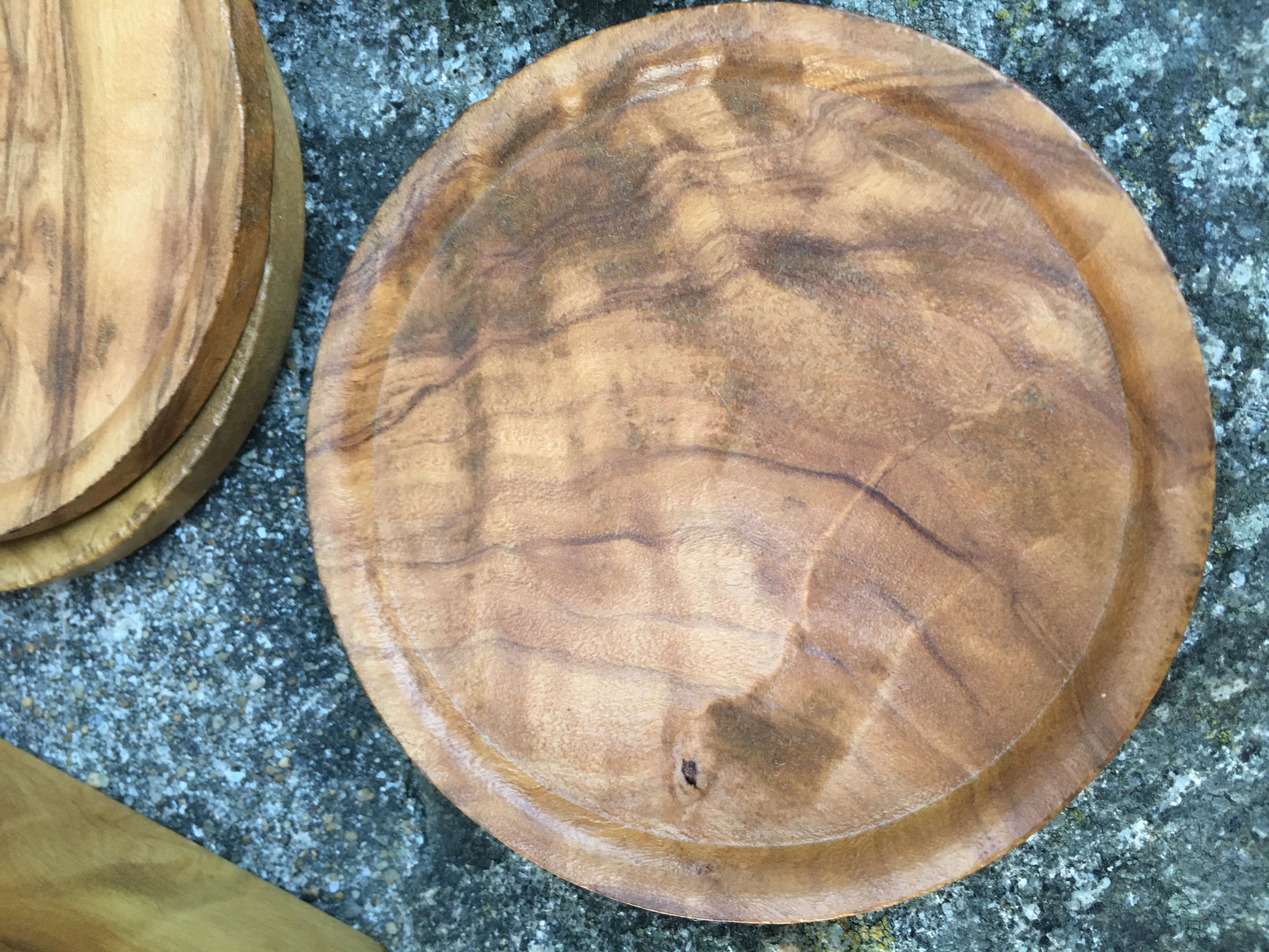 Set of 6 olive wood coasters