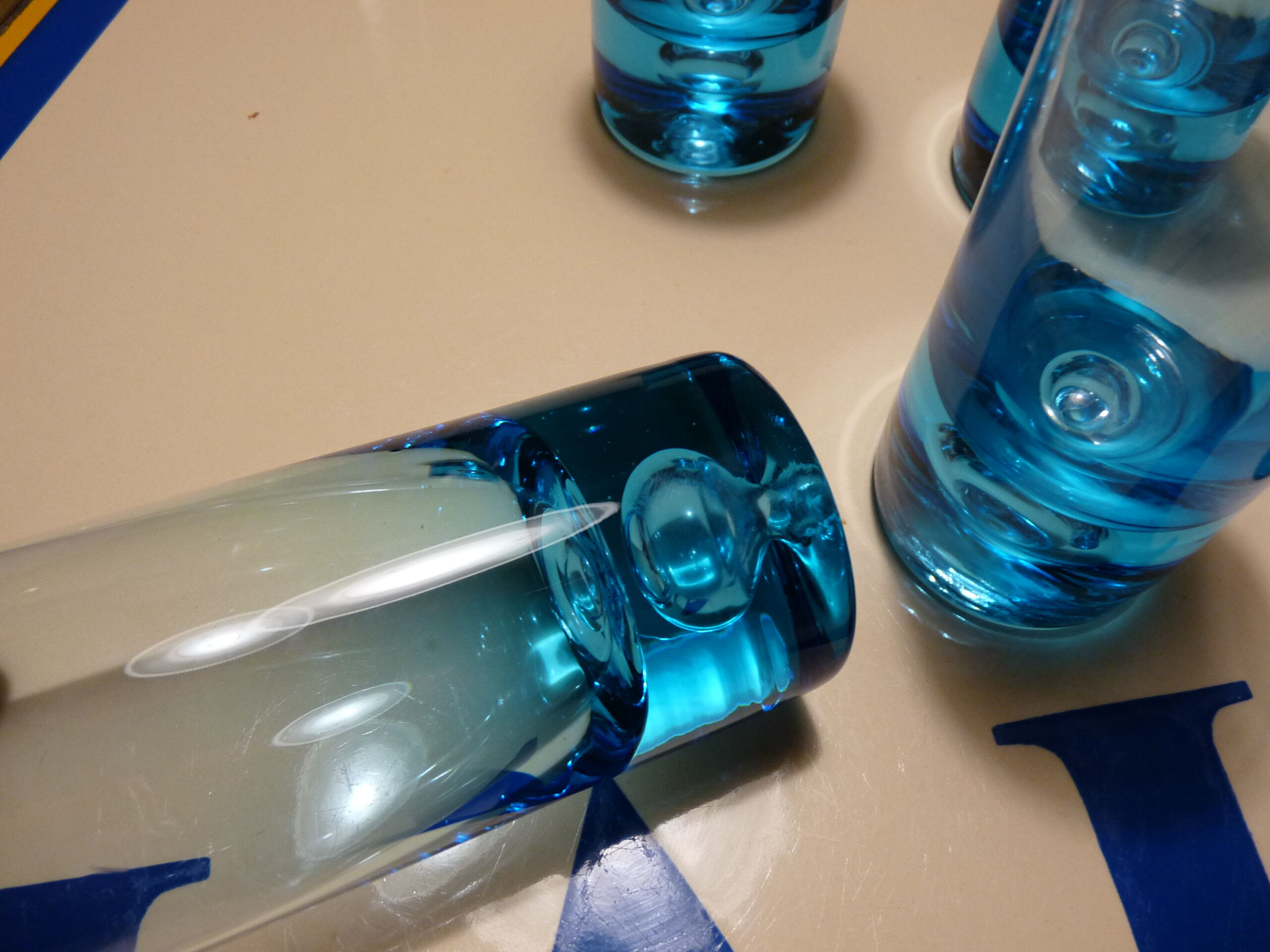 Verres a orangeade coktail bleus turquoise vintage