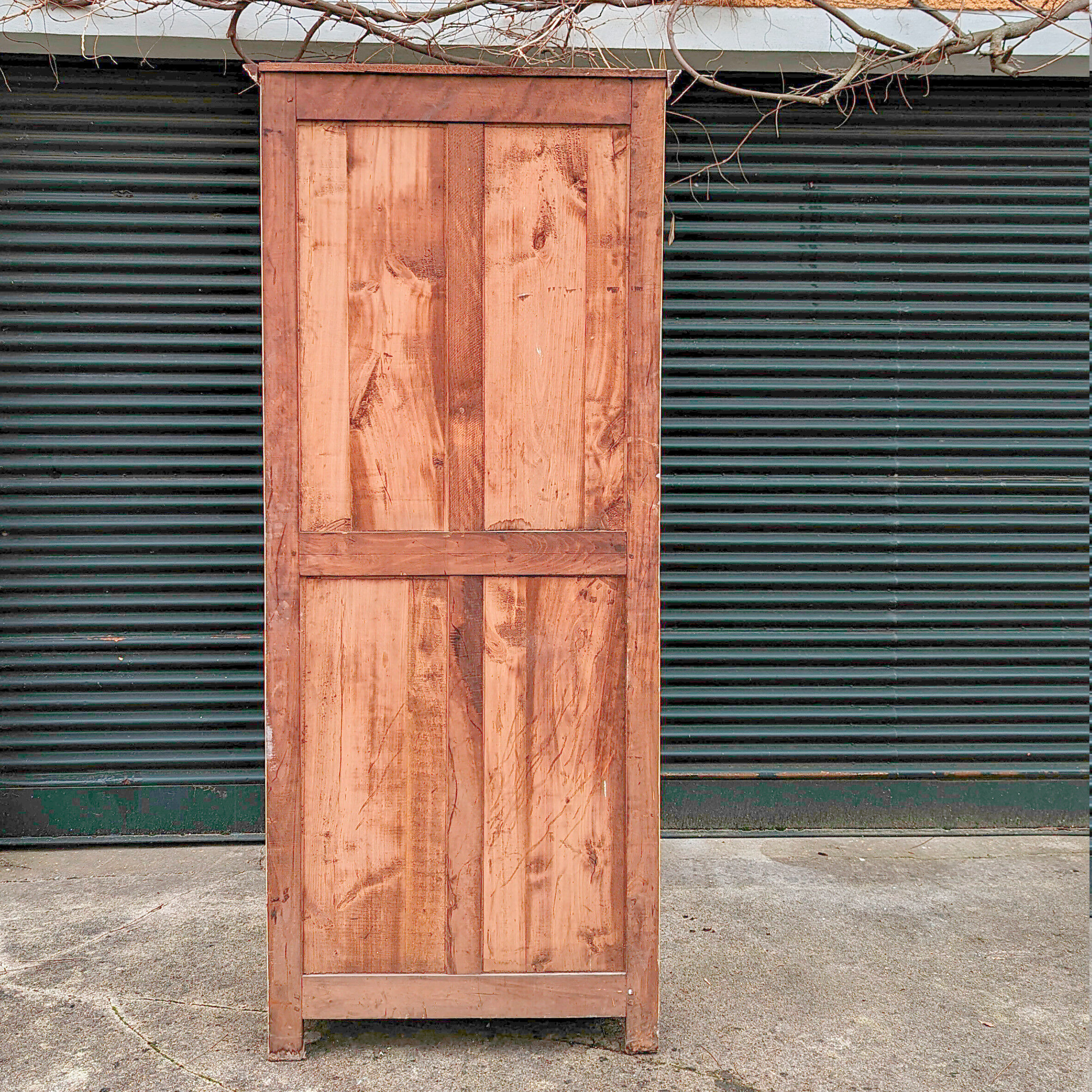 Armoire parisienne
