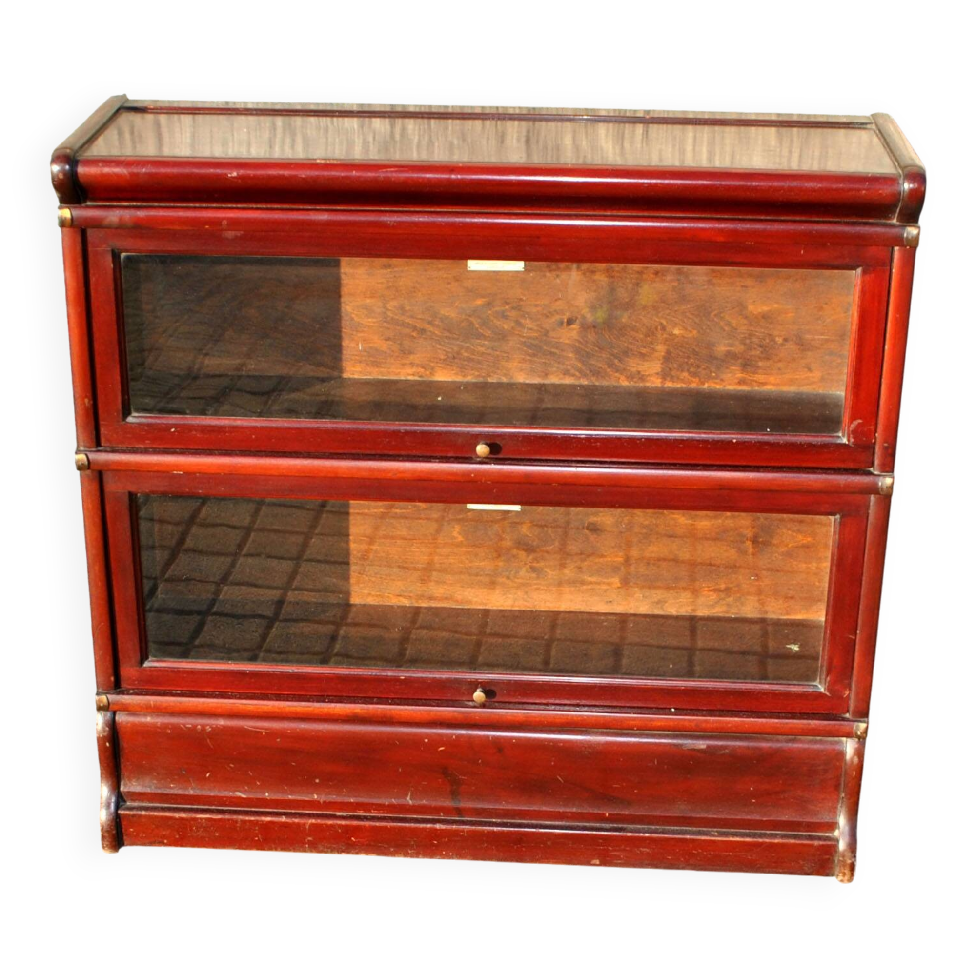 Mahogany glass-fronted bookcase THE GLOBE WERNICKE LONDON 1900, a piece of furniture