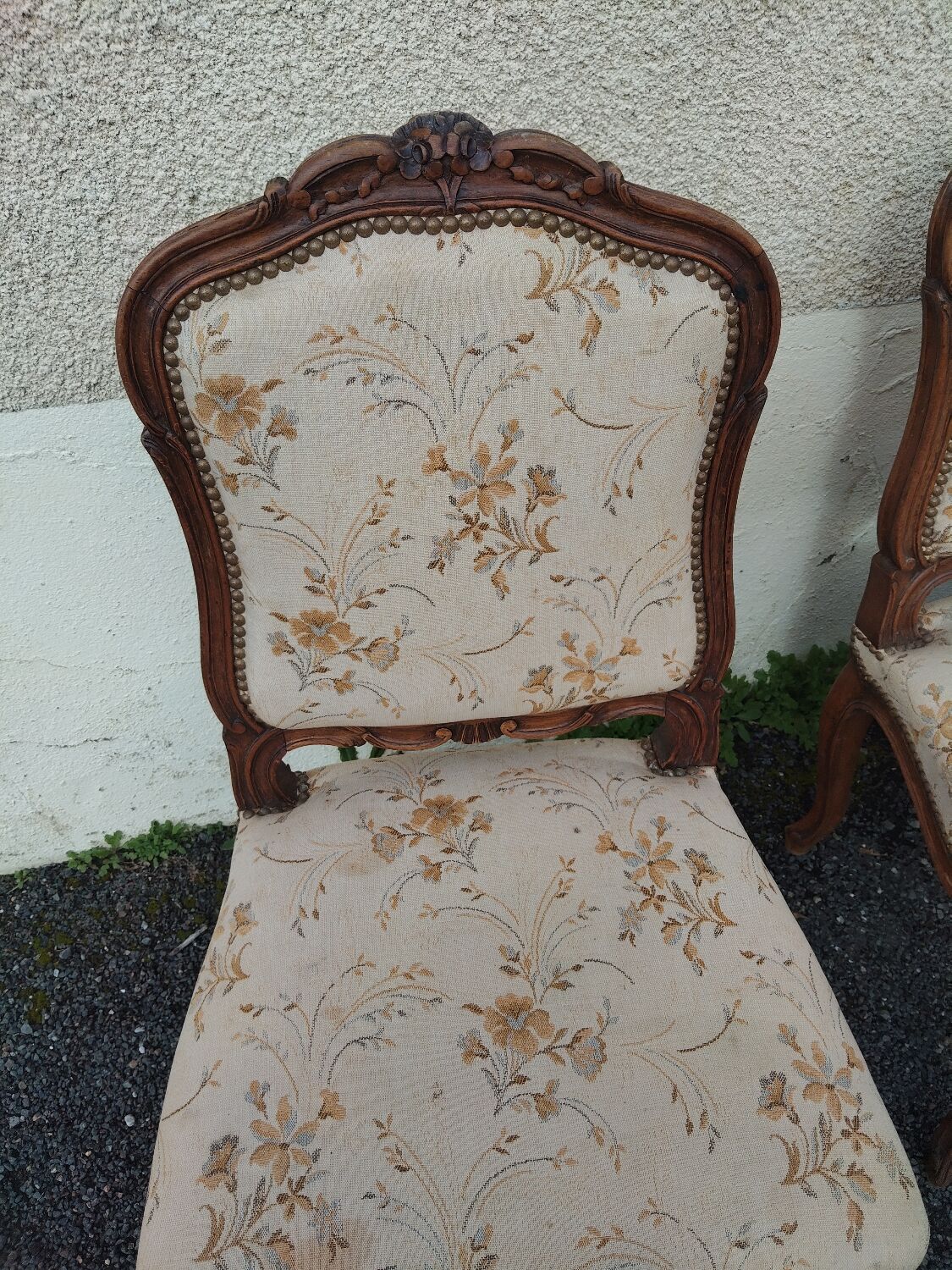 Suite de 3 fauteuils style Louis XV en bois sculpté – tapisserie tradi