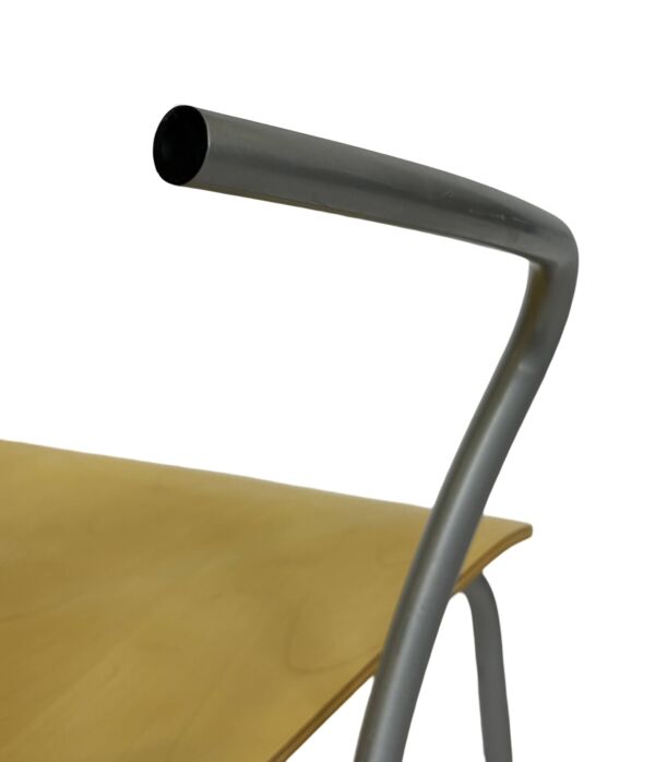 vintage fritz hansen vico magistretti duo fauteuils empilables en bois courbé ensemble de quatre