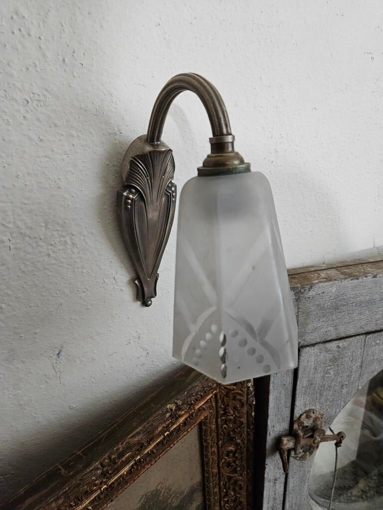 Art Deco wall lamp