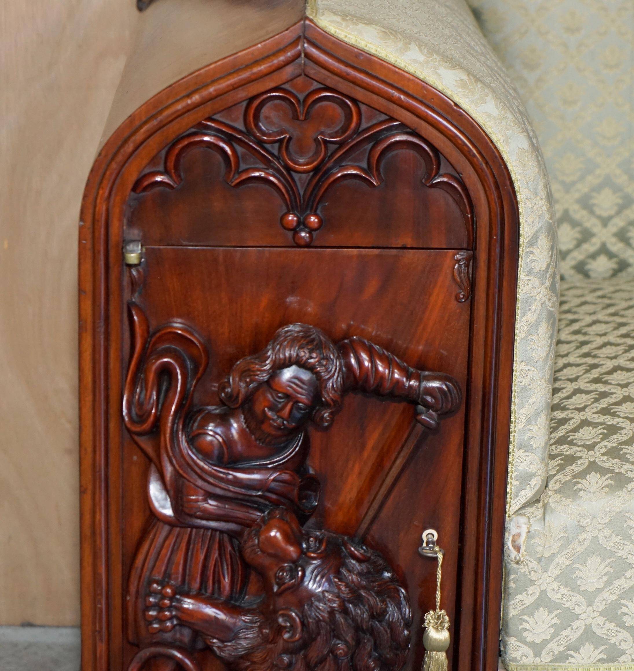 Canapé William IV en bois dur sculpté avec lions