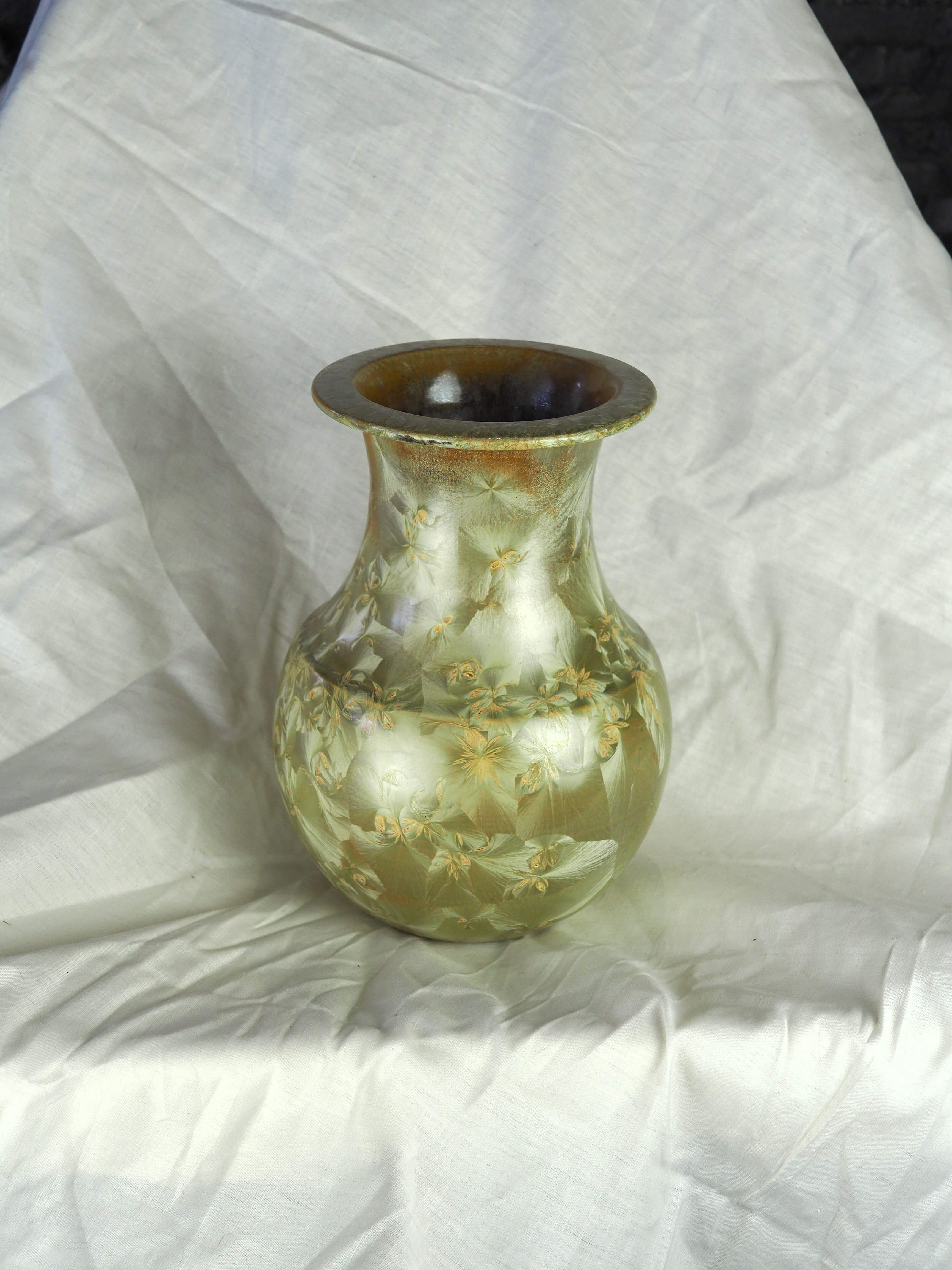 Vase with complete golden crystallization, high silhouette - Montgolfier - 80s