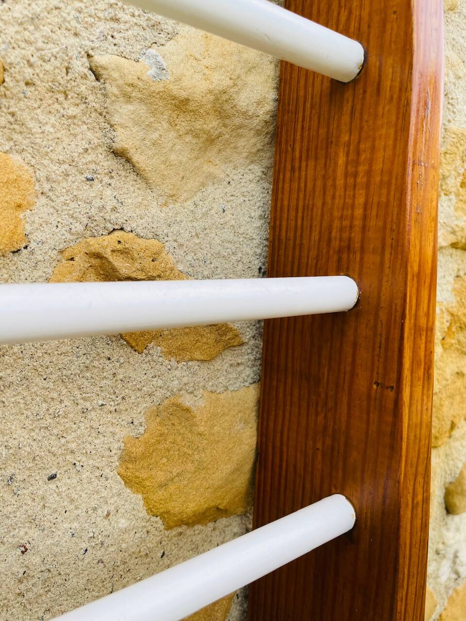 Vintage oak towel rack/wall-mounted bracket, circa 1970s