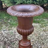 Médicis cast iron vases (the pair) Height 74 cm