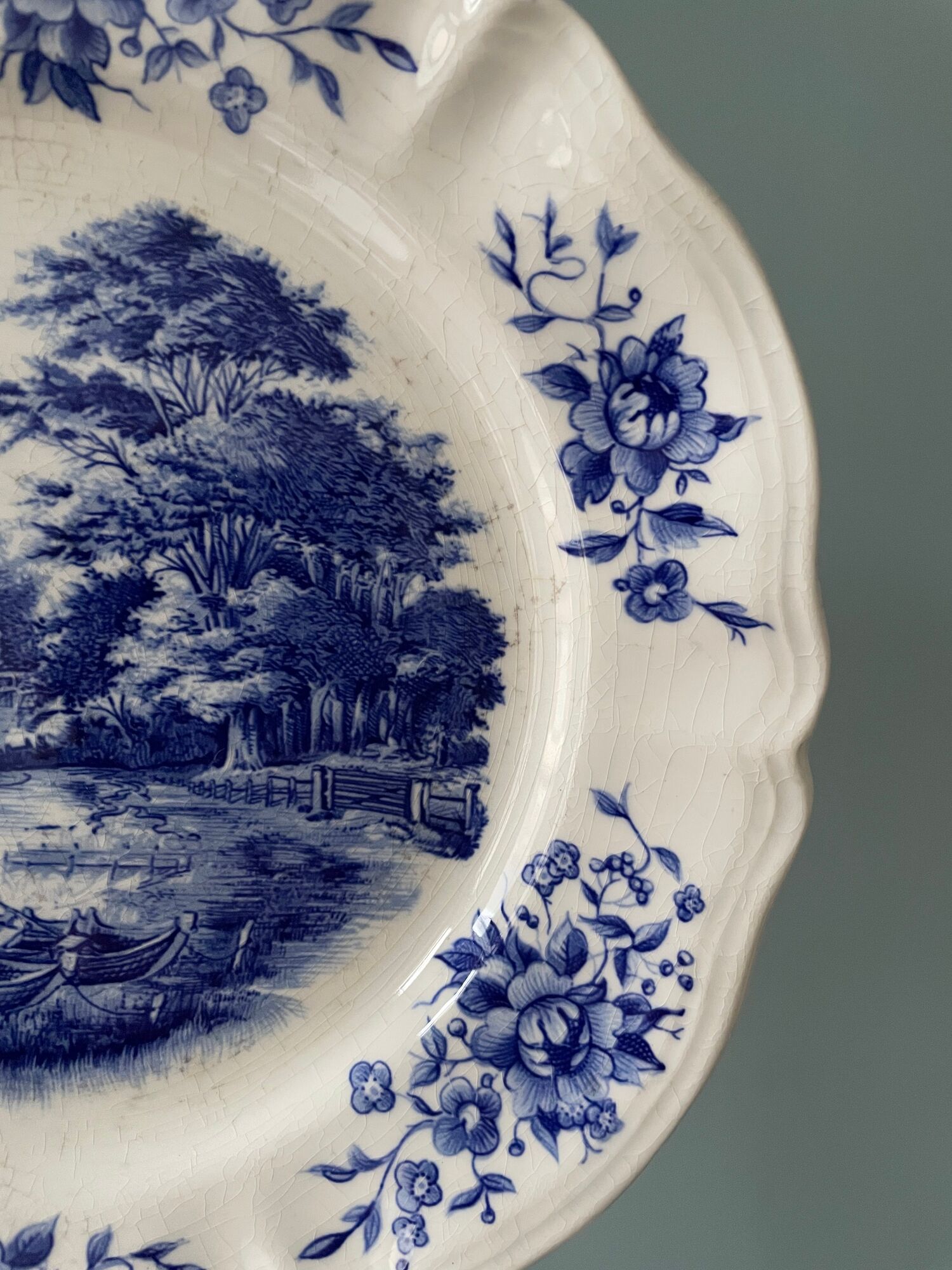 Set of 6 small plates in earthenware from Sarreguemines France, model "Romantic"