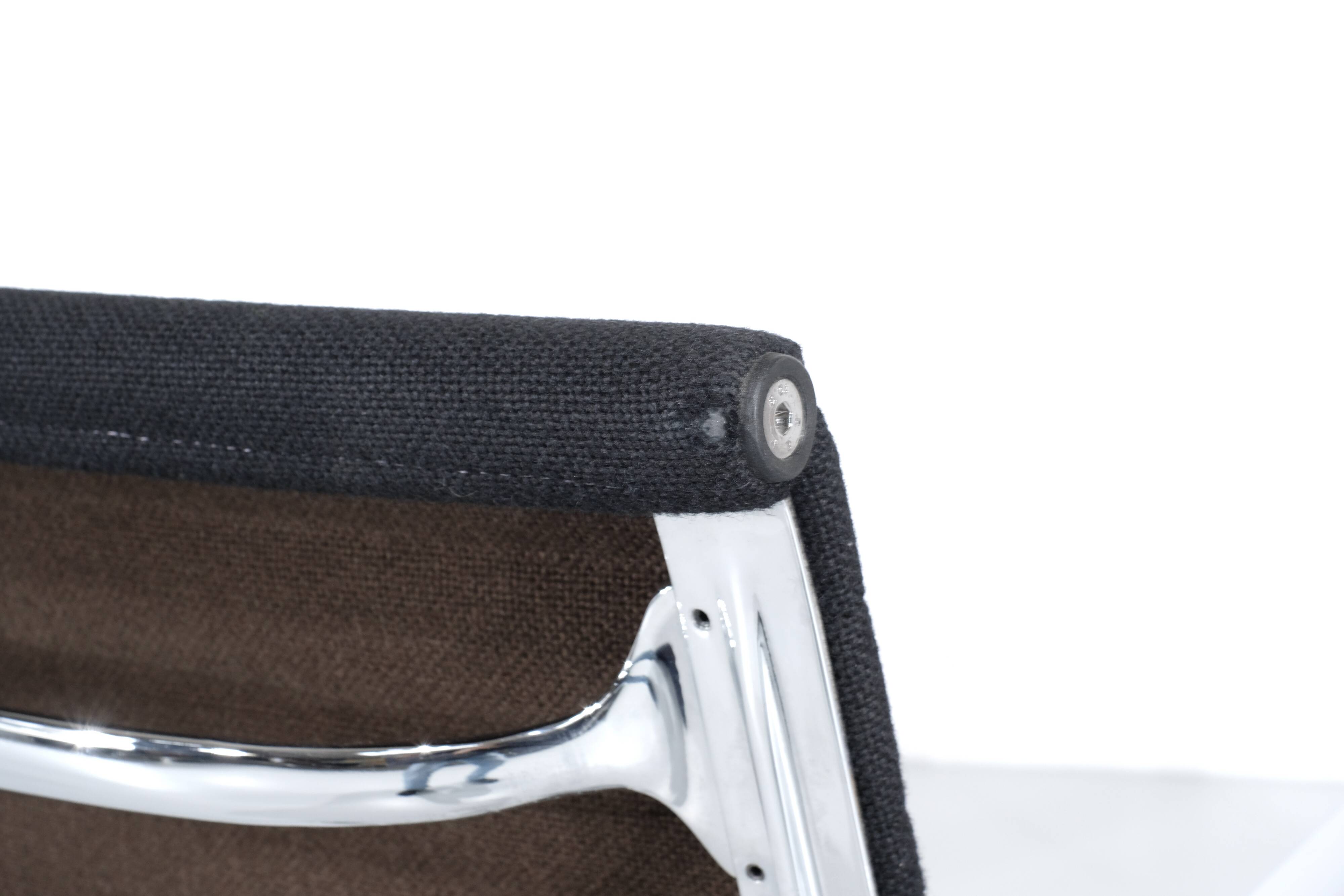 Ensemble de fauteuils " EA 117 " Charles Ray Eames pour ICF USA 1969.