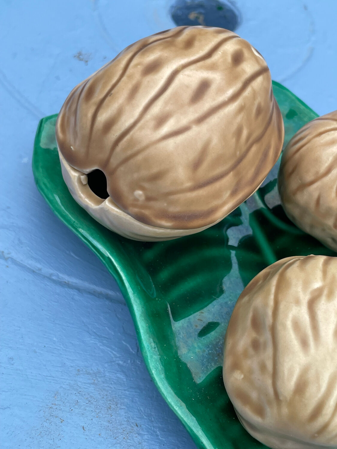 Salt, mustard pepper nut shape