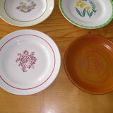 Set of 12 different flat plates