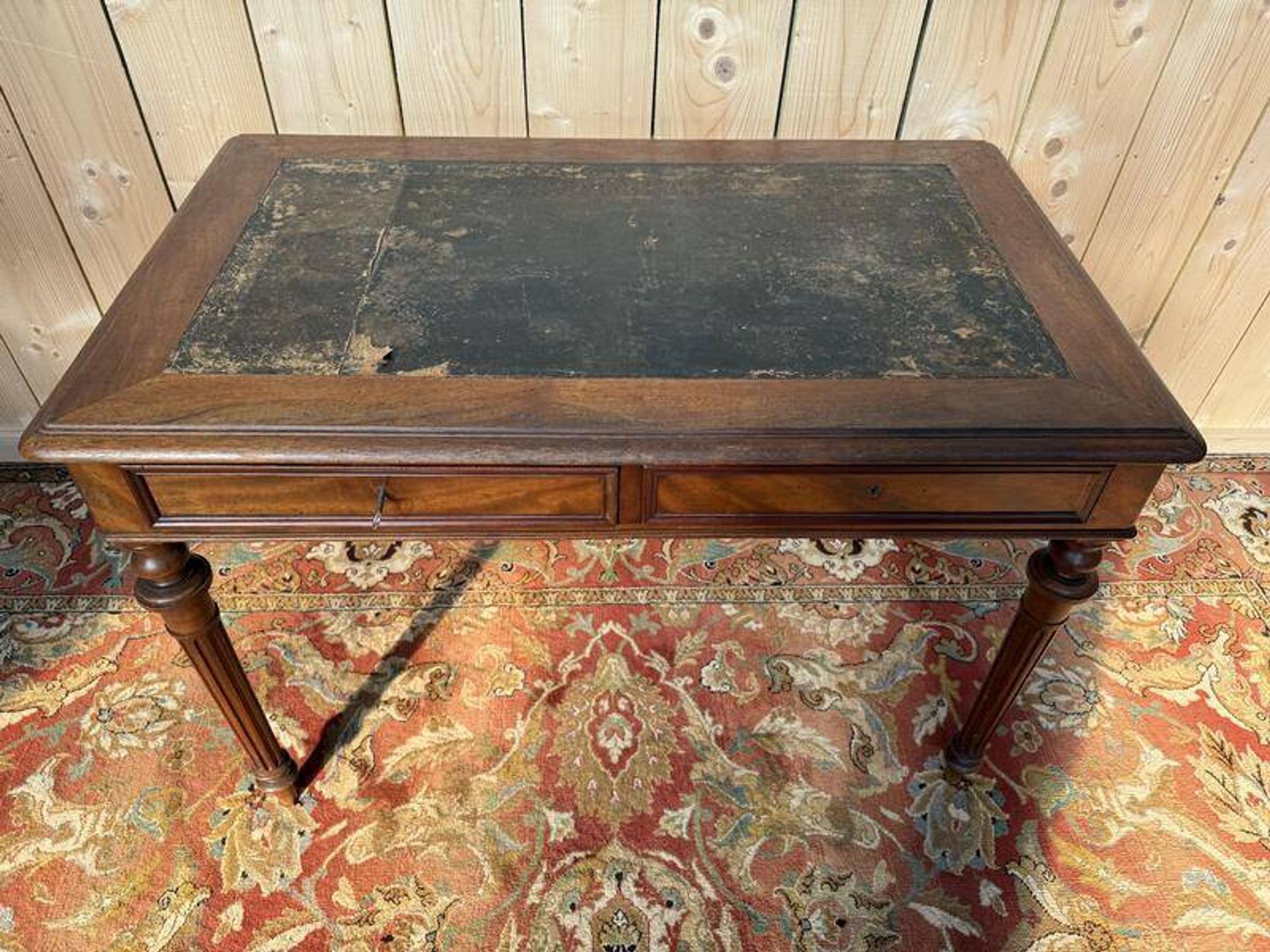 Bureau époque Napoléon III en noyer à restaurer