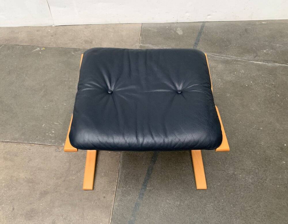 Siesta lounge chair set in Norwegian leather with ottoman by Ingmar Relling for Ekornes