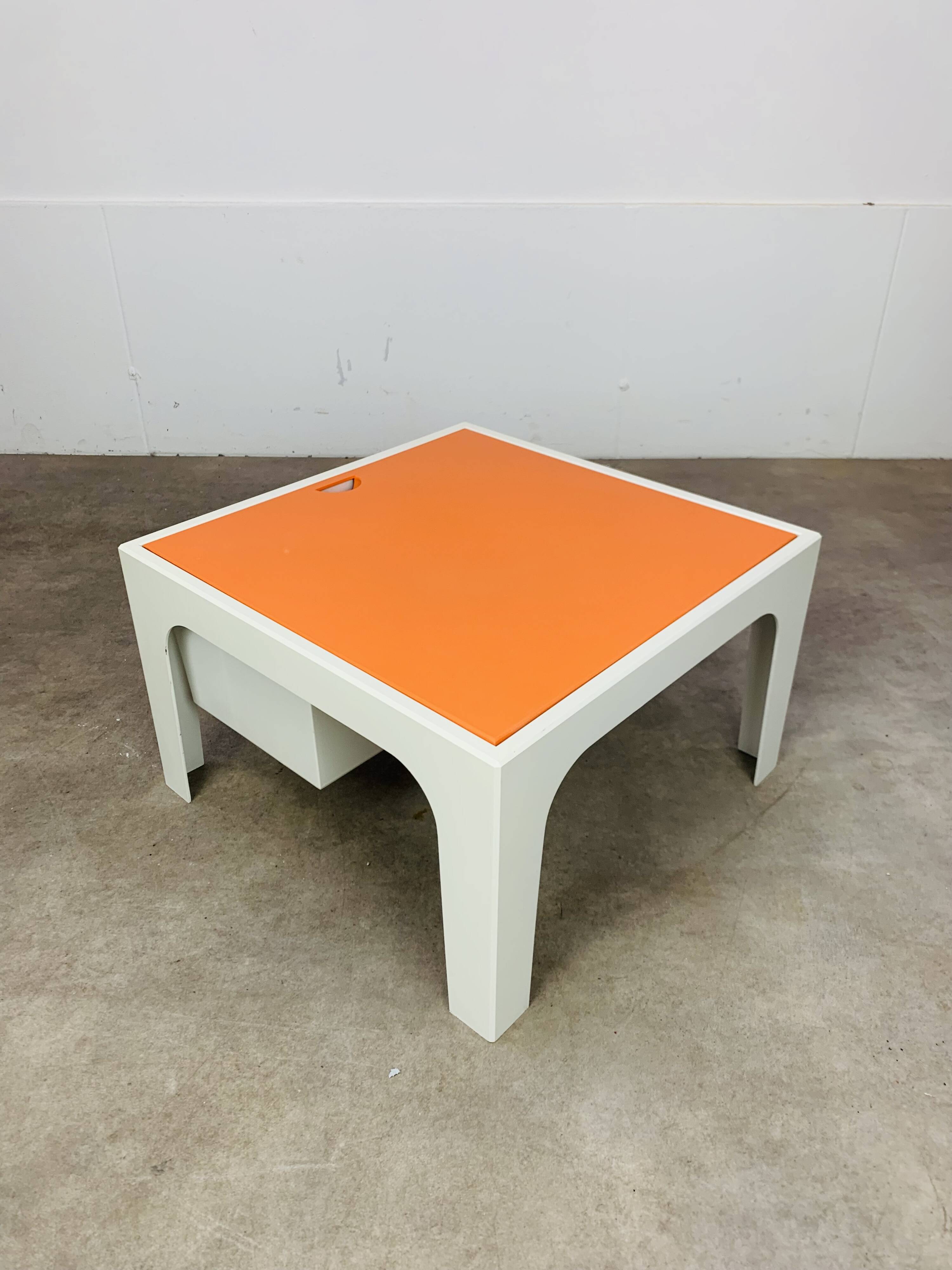 Space Age coffee table, Flair for Prisunic, 1970s