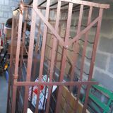 Metal wine cellar model cage