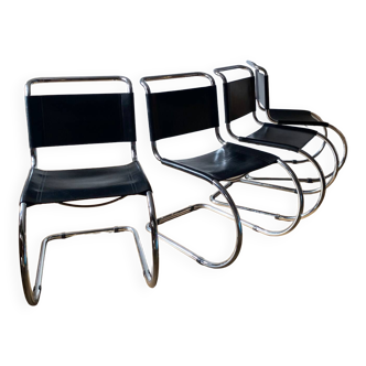 4 chaises MR  Mies van der Rohe