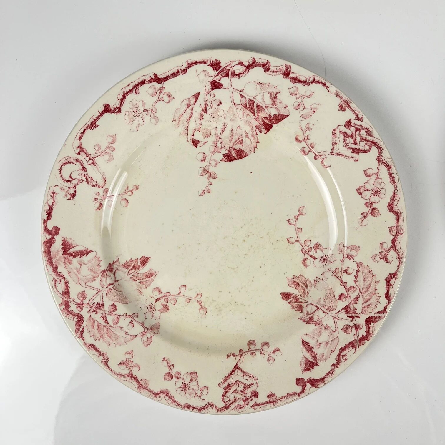 Set of 4 flat plates KG Lunéville Terre de fer, "Fontainebleau", pink, 19th century