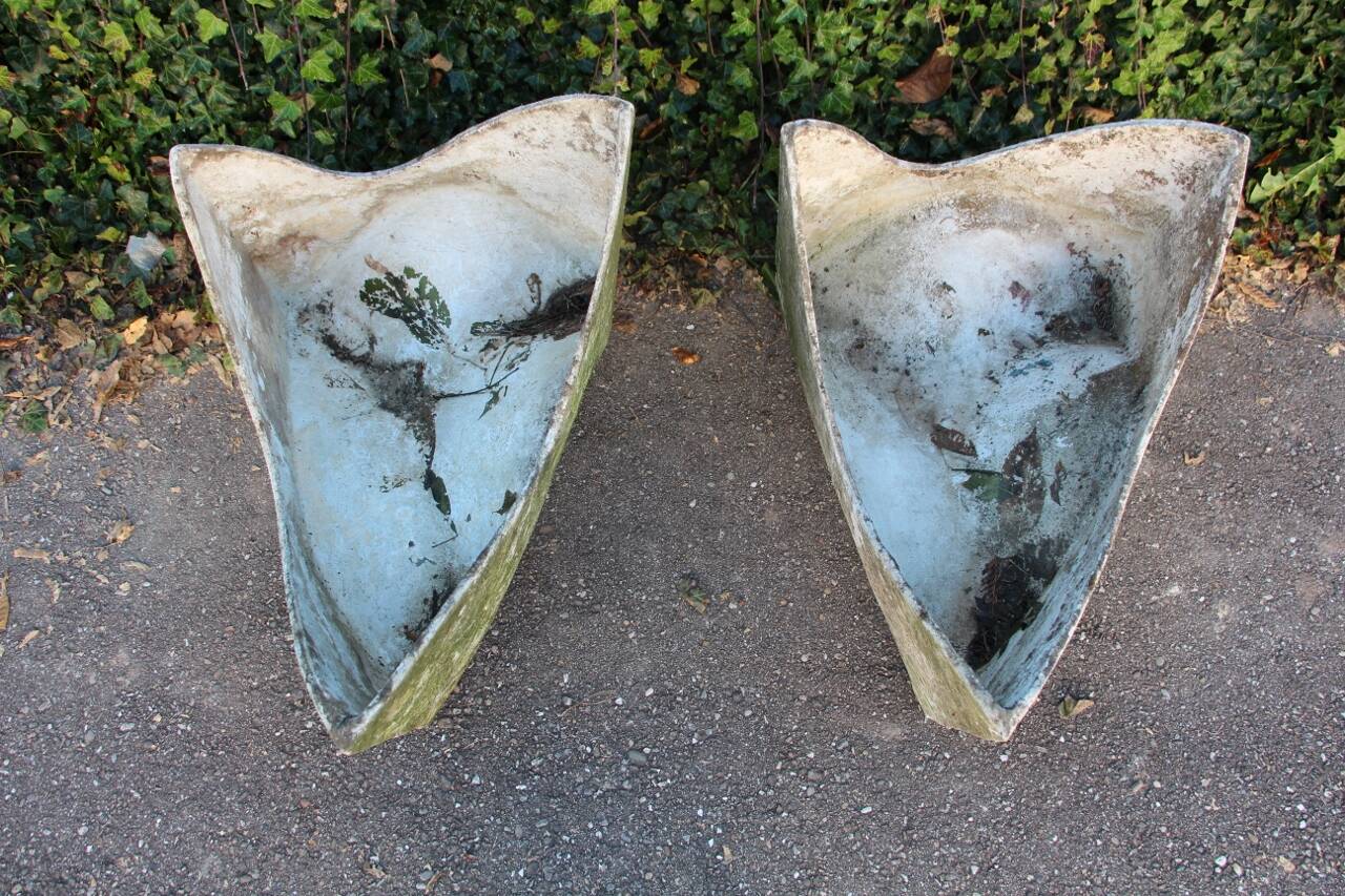 Pair of "Tooth" Planters by Willy Guhl