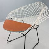 Diamond chair by Harry Bertoia in white & black metal and new leather seati