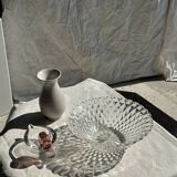 Large classic diamond-tipped glass salad bowl