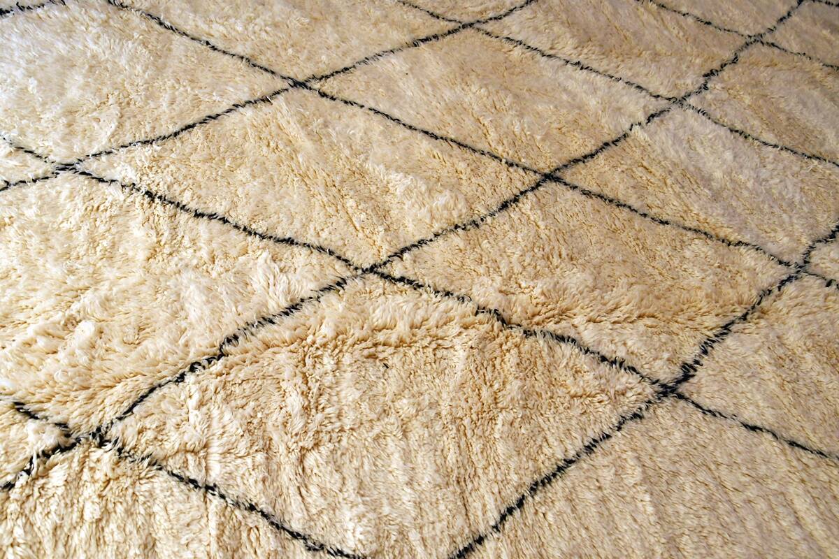 Moroccan Berber Beni Ouarain Rug New Hand Knotted