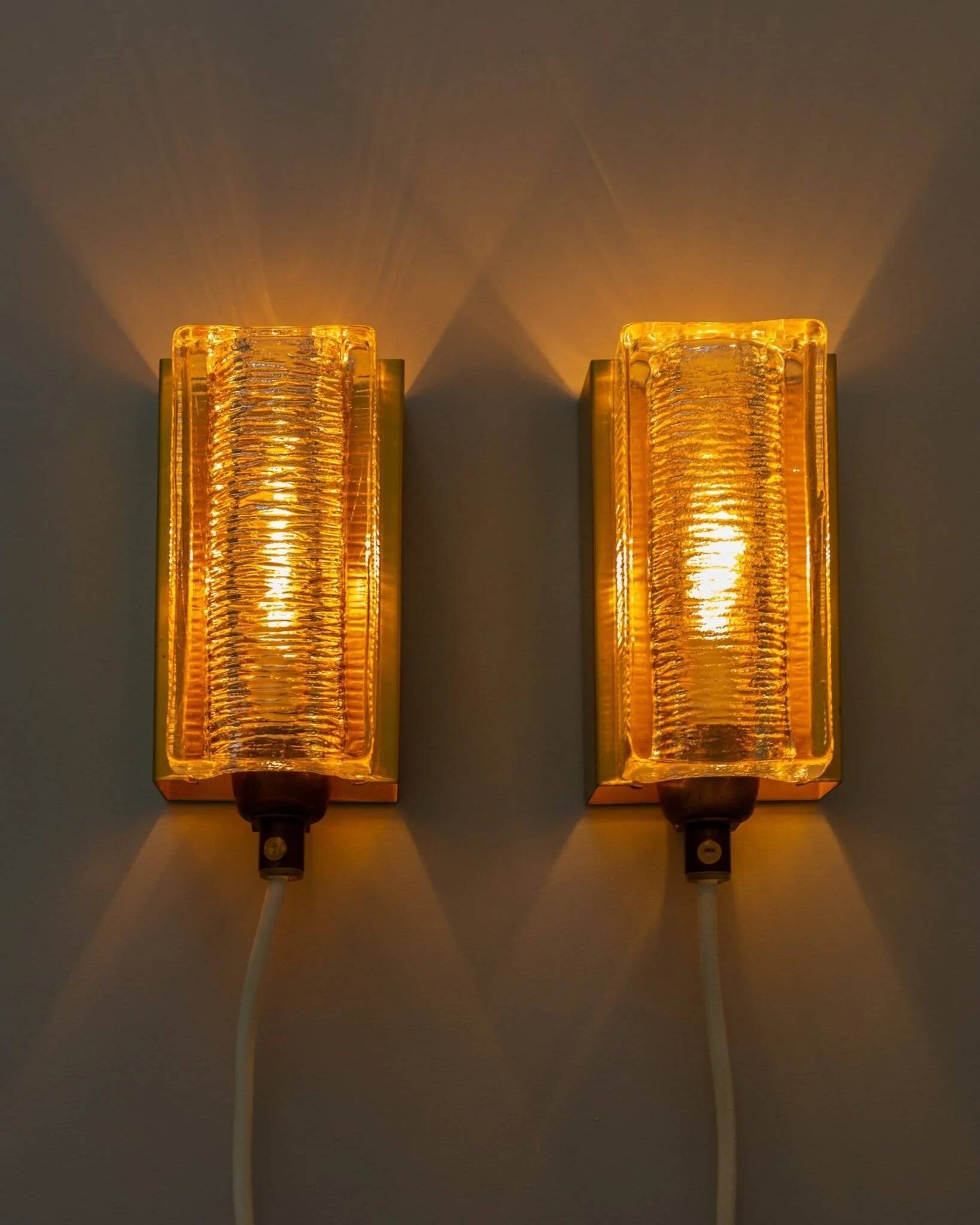 Set of 2 Vitrika Atlantic Wall Lamps in Clear Glass with Brass-Gold Frames