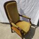 Fauteuil Voltaire garniture de velours jaune