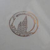 Plat à dessert en faience l'amandinoise  bords découpés vert clair avec liserets dorés
