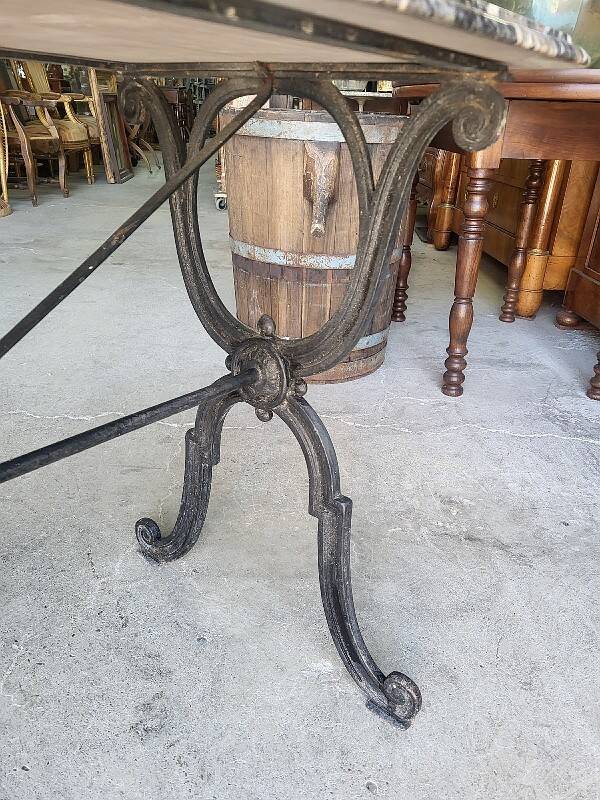 Table de bistrot marbre pied en fonte