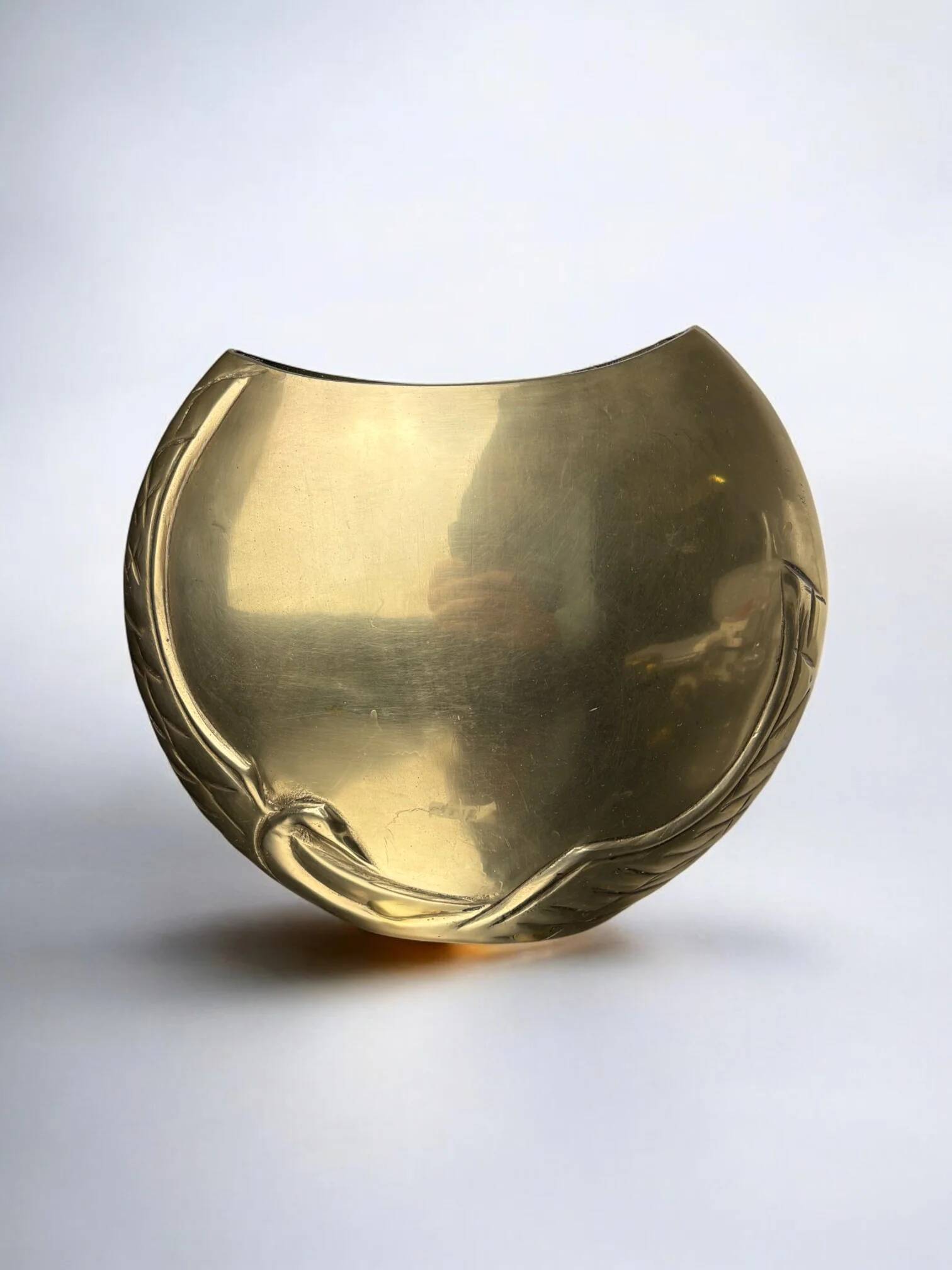 Art deco swan vase in brass, France, 1960s