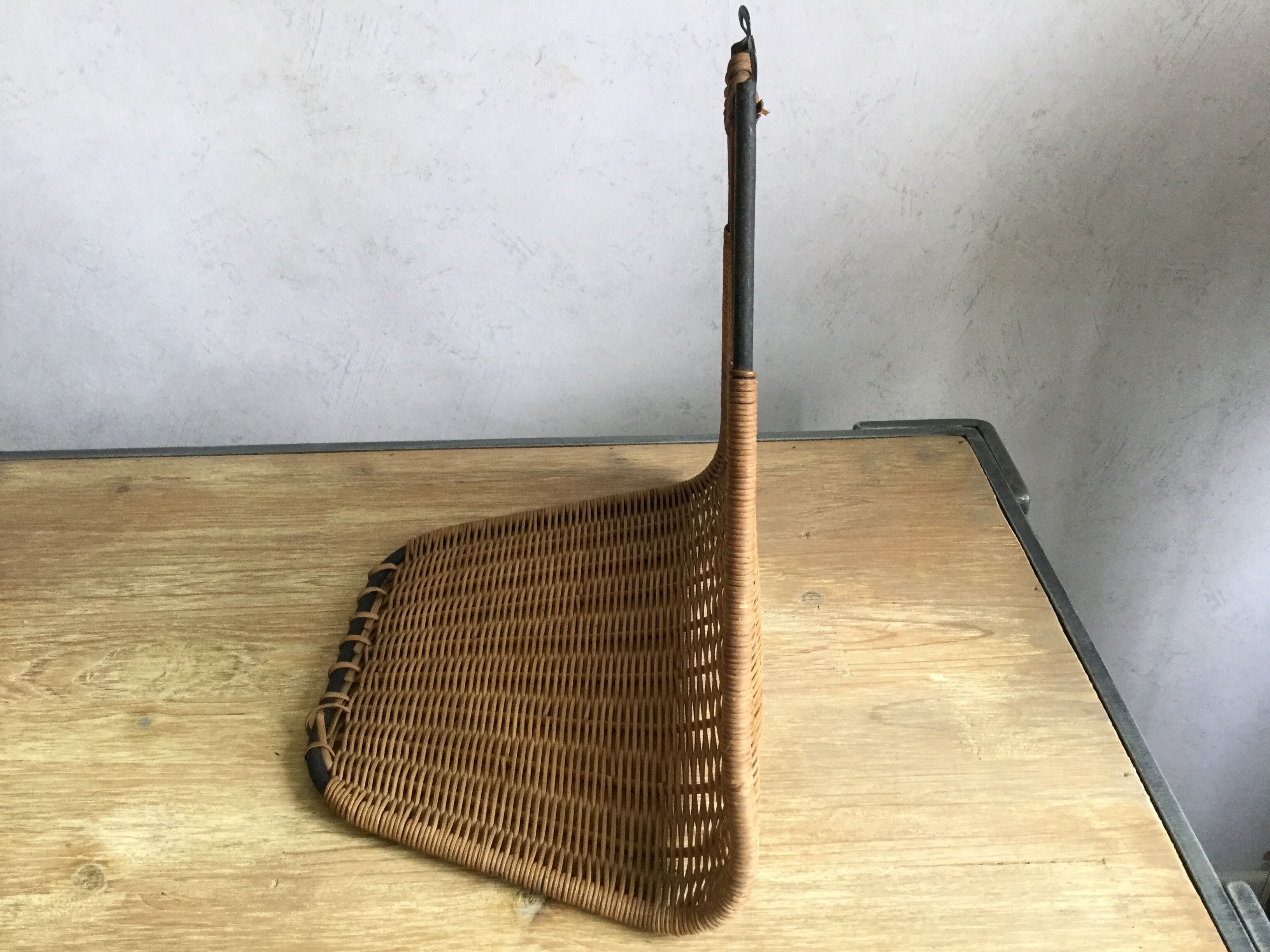 Wall shelves 50s metal and rattan