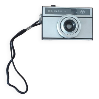 Iso-Rapid IC "agfa" film camera