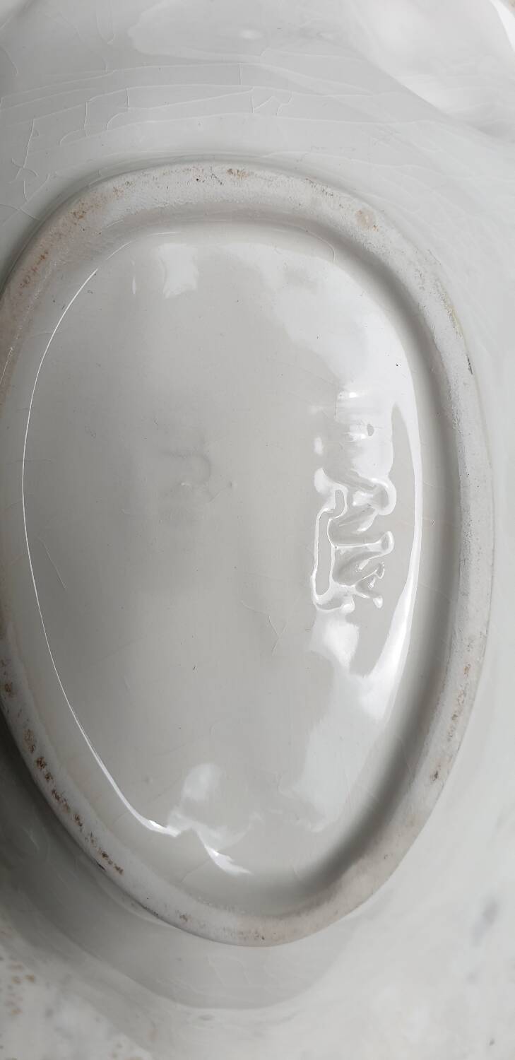 Fruit dish in apple slip