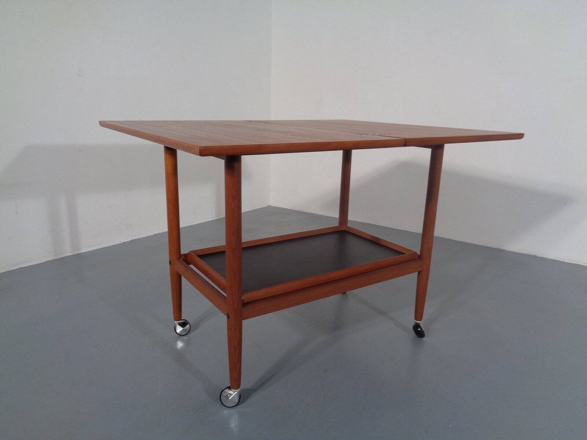 Teak Flip-Flop Expandable Cart with Removable Tray by Grete Jalk for Poul Jeppesens Møbelfabrik, Denmark, 1960s
