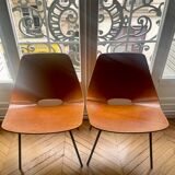2 chaises tonneau en cuir Pierre Guariche